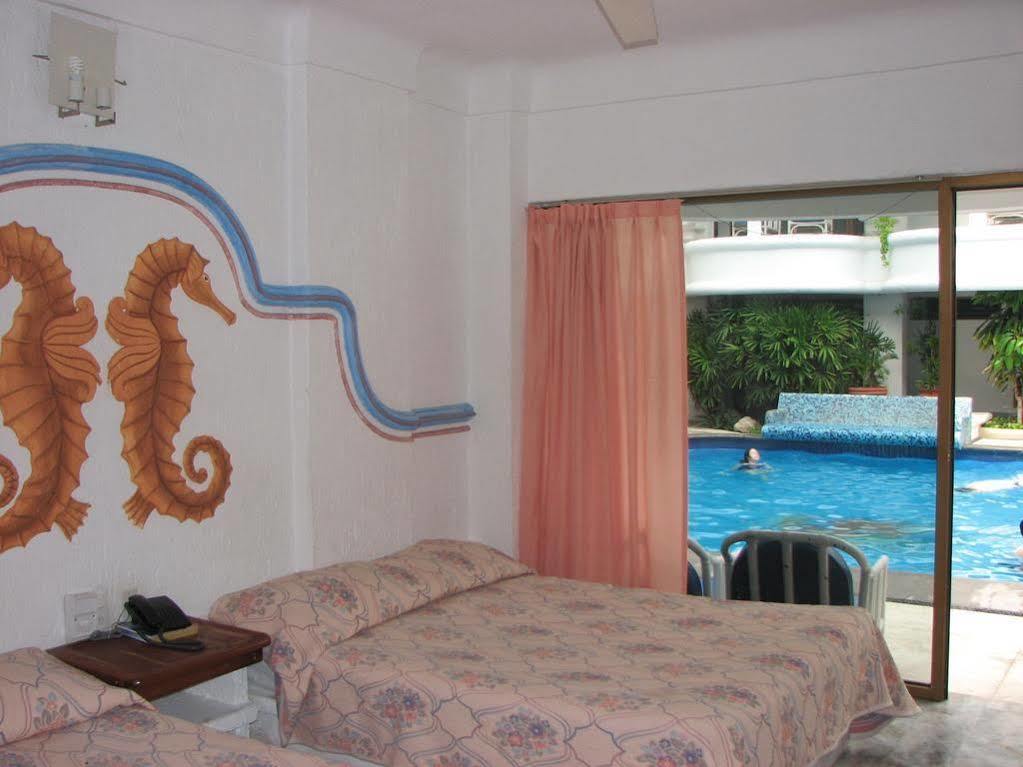 Hotel Y Suites Plaza Manzanillo Kültér fotó