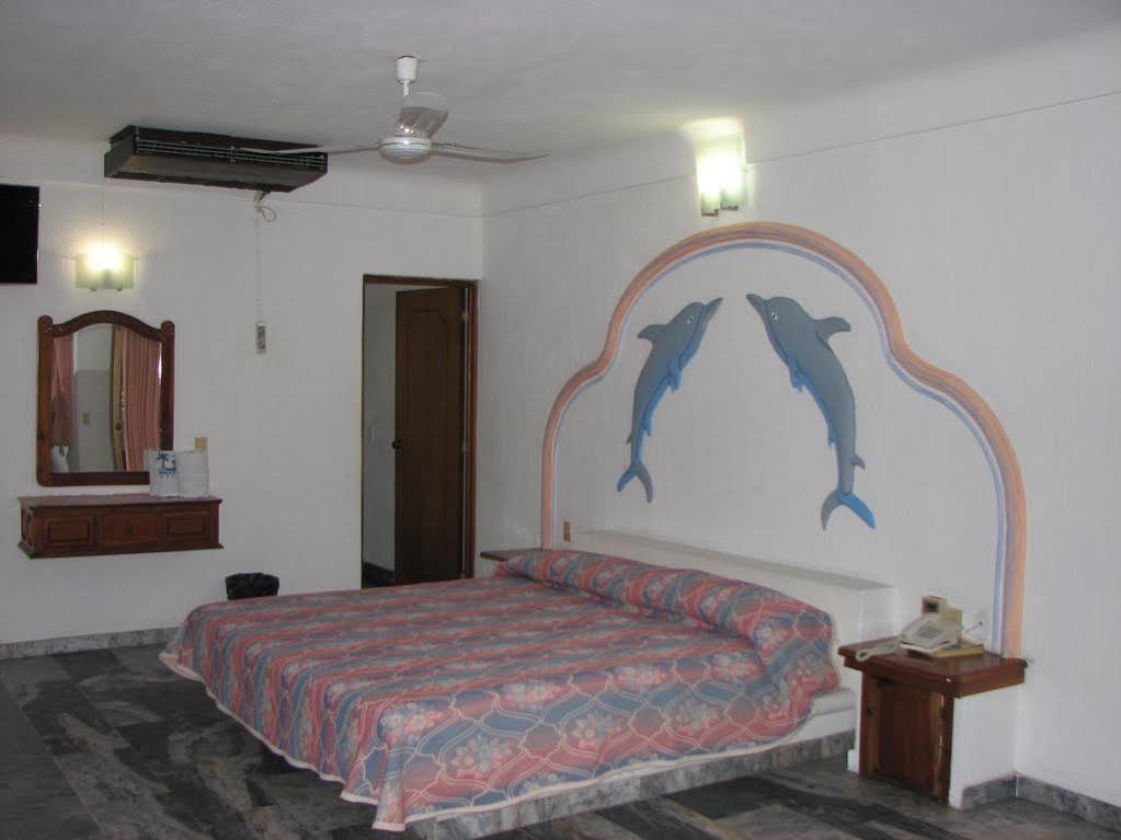 Hotel Y Suites Plaza Manzanillo Kültér fotó