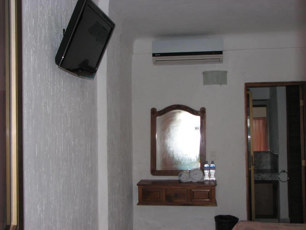 Hotel Y Suites Plaza Manzanillo Kültér fotó