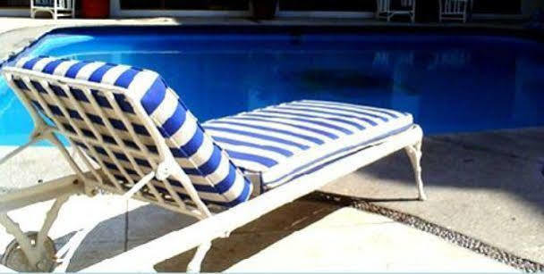 Hotel Y Suites Plaza Manzanillo Kültér fotó
