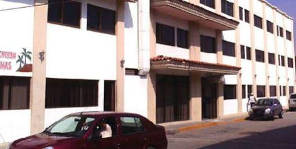 Hotel Y Suites Plaza Manzanillo Kültér fotó